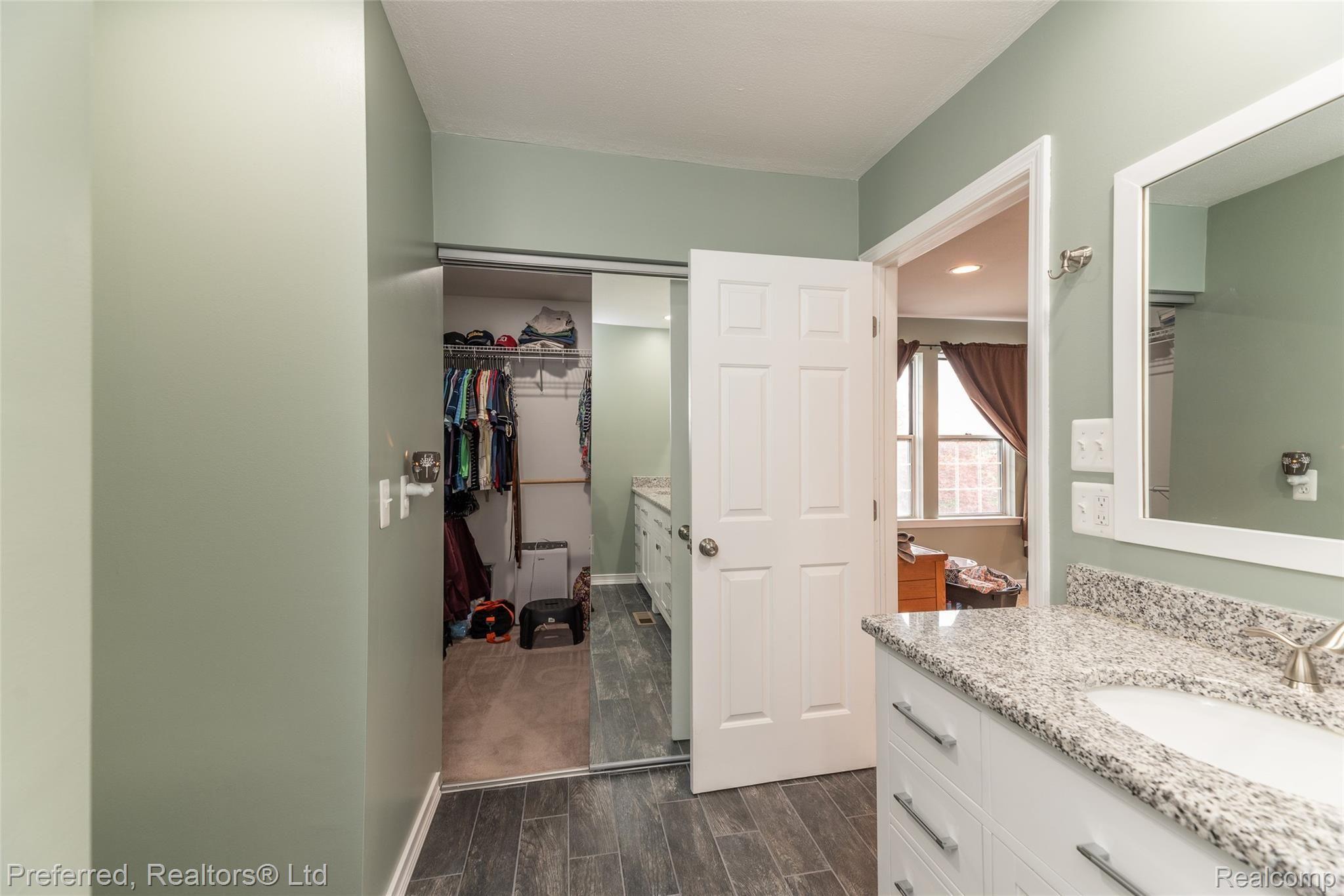 39786 Cheviot Road Canton, MI 48188 - Photo 19 of 36 DSC_2771.jpg