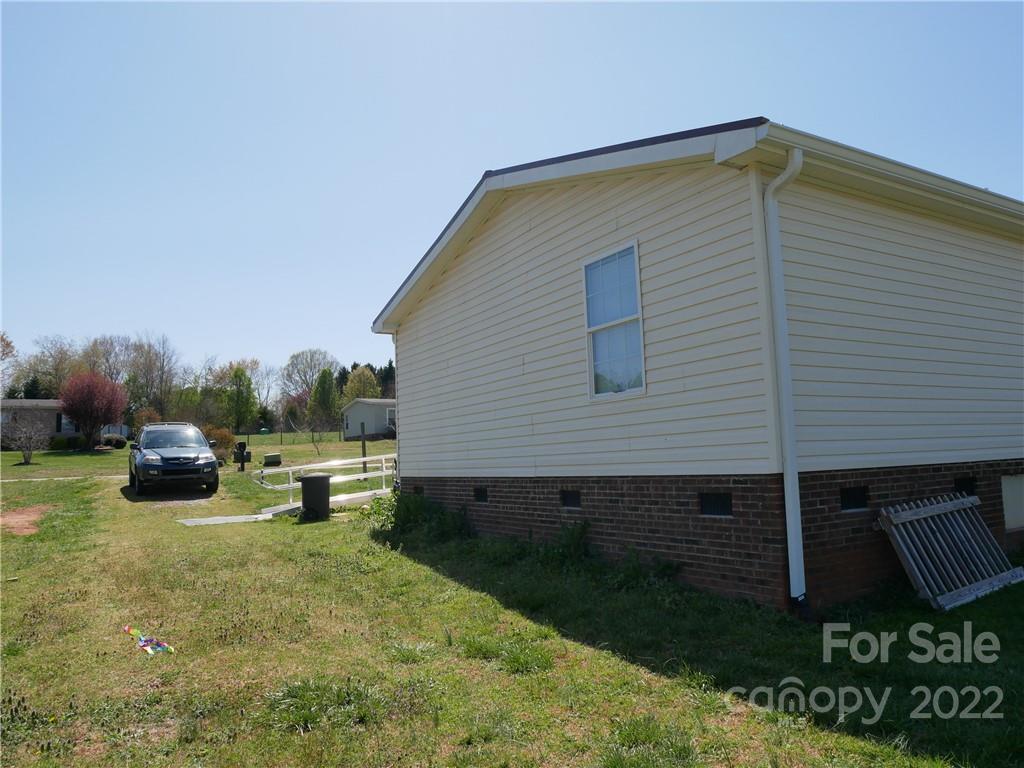 2041 Carpenters Square Road Crouse, NC 28033 - Photo 6 of 21 Gallery Image 6