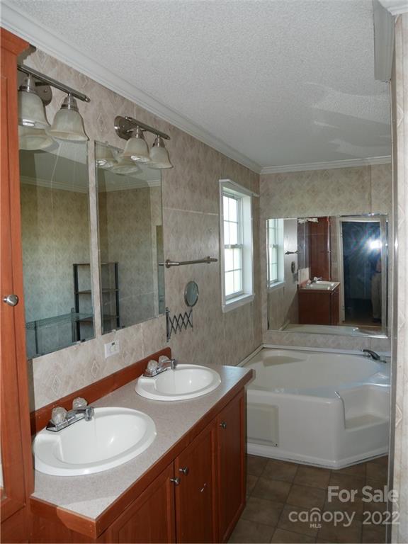 2041 Carpenters Square Road Crouse, NC 28033 - Photo 9 of 21 Gallery Image 9