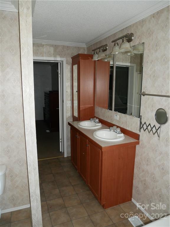 2041 Carpenters Square Road Crouse, NC 28033 - Photo 10 of 21 Gallery Image 10