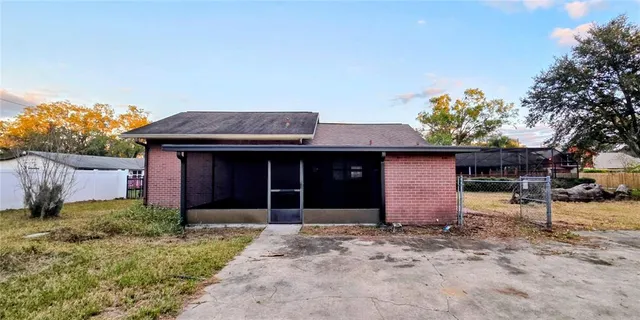 $599,000 | 1702 South Miller Road, Valrico, FL 33594