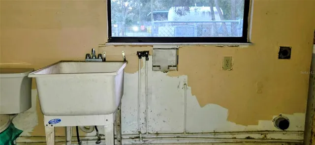 $599,000 | 1702 South Miller Road, Valrico, FL 33594