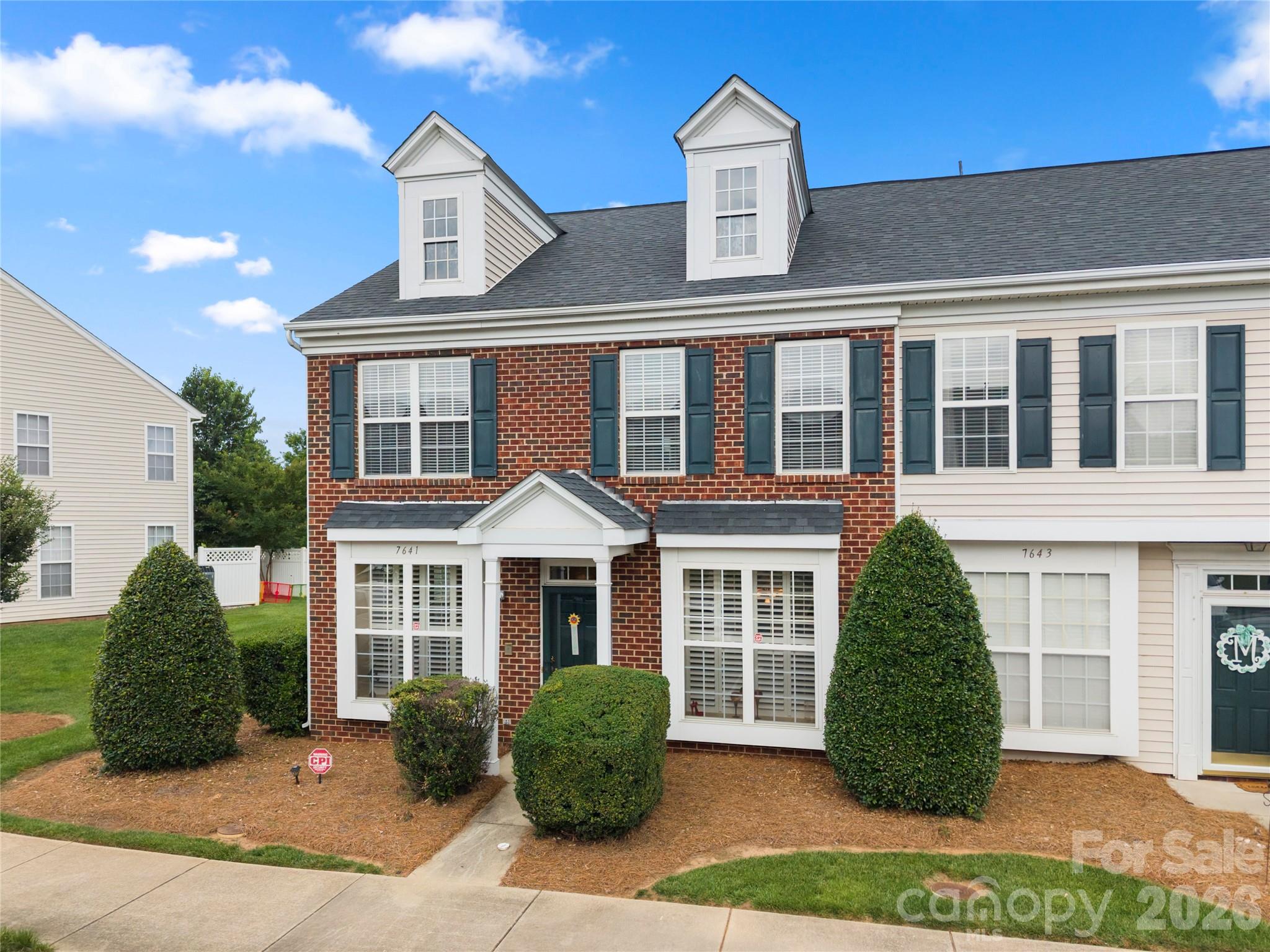 7641 Bluff Point Lane Denver, NC 28037 - Photo 3 of 34