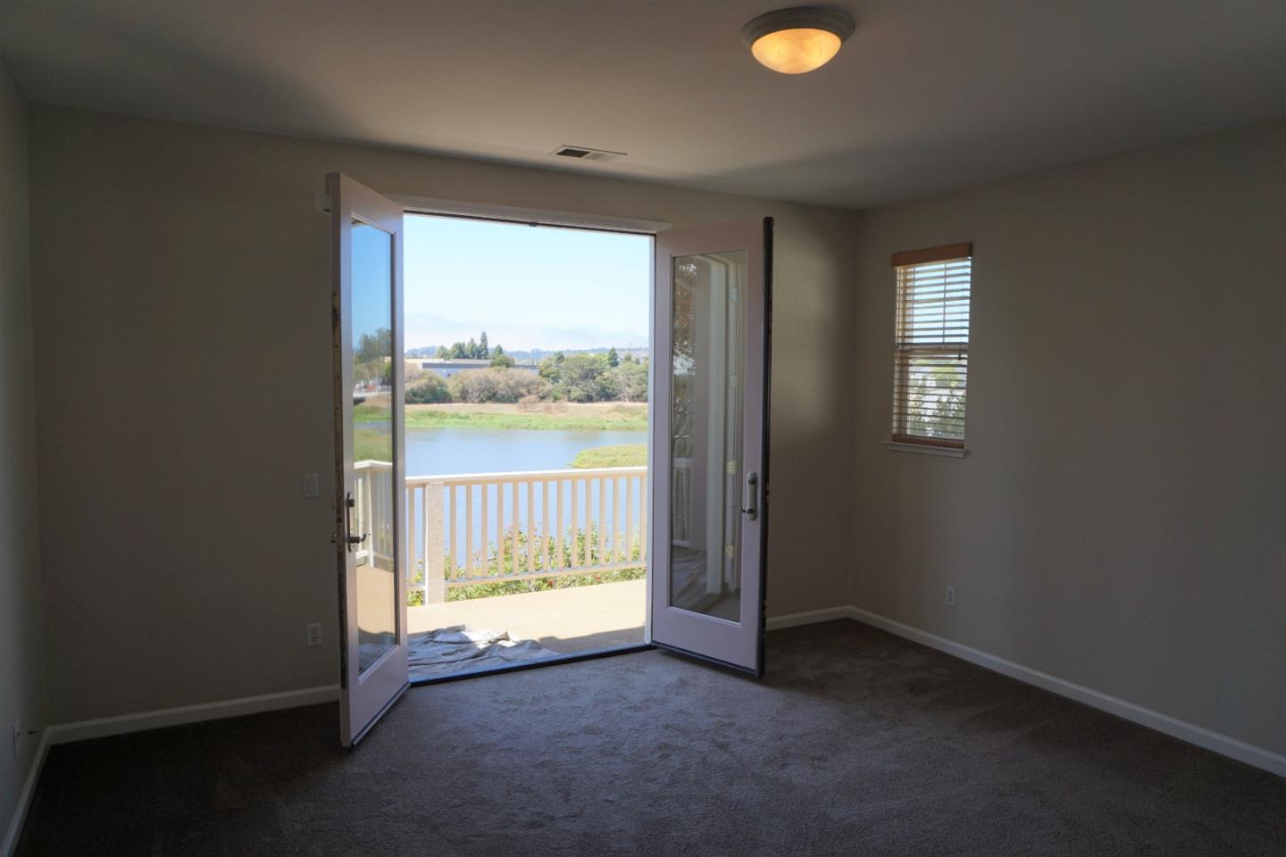 45 Pelican Drive Watsonville, CA 95076 - Photo 11 of 21 an empty room with a window