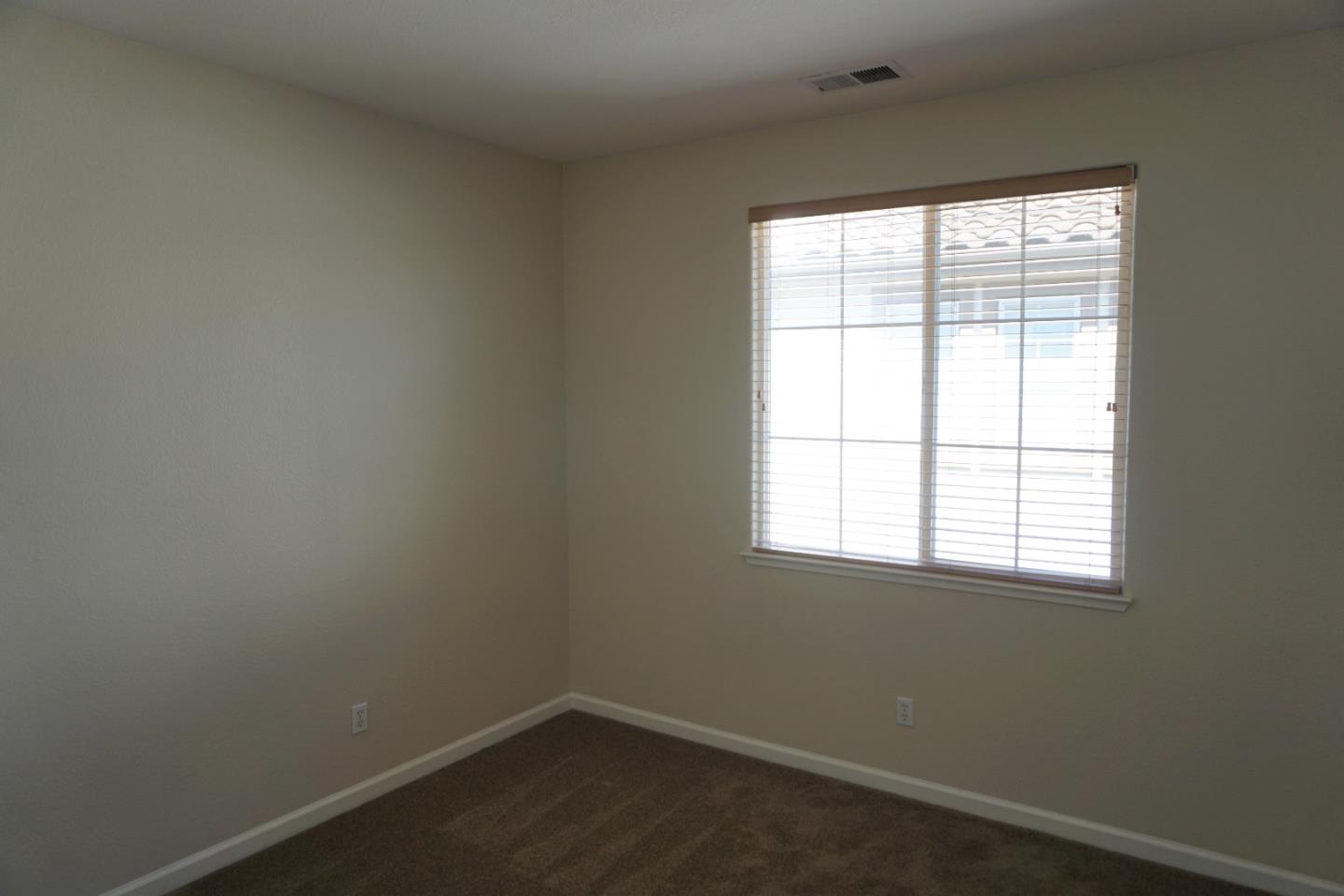 45 Pelican Drive Watsonville, CA 95076 - Photo 20 of 21 an empty room with a window