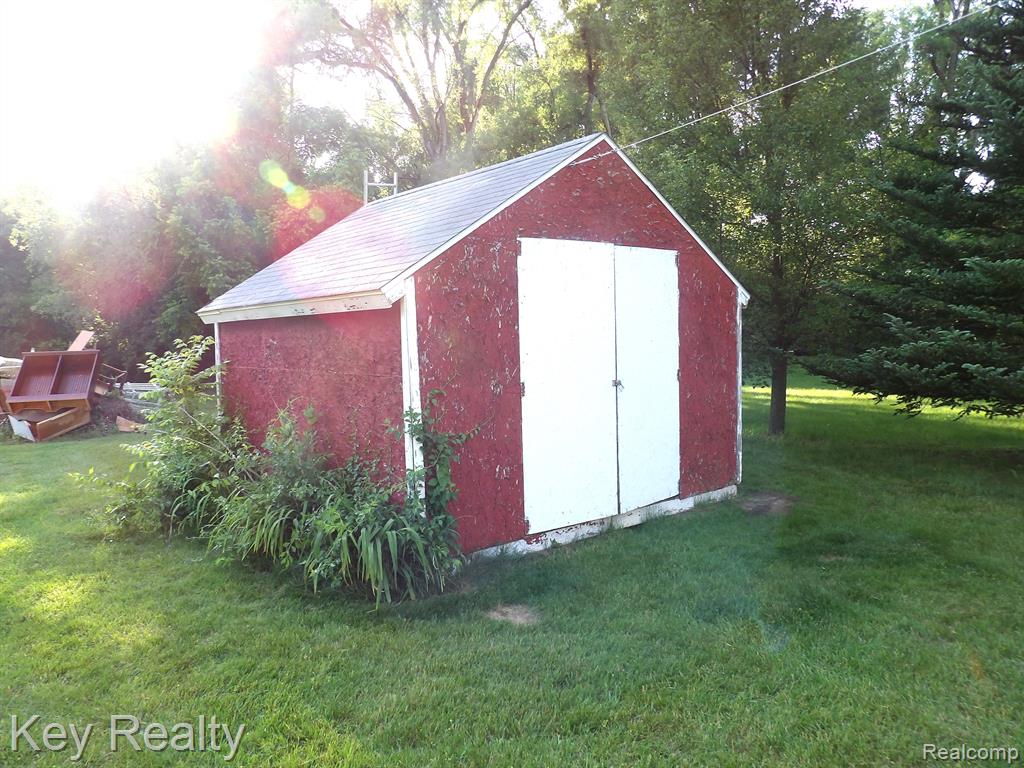 10060 Carpenter Road Milan, MI 48160 - Photo 9 of 37