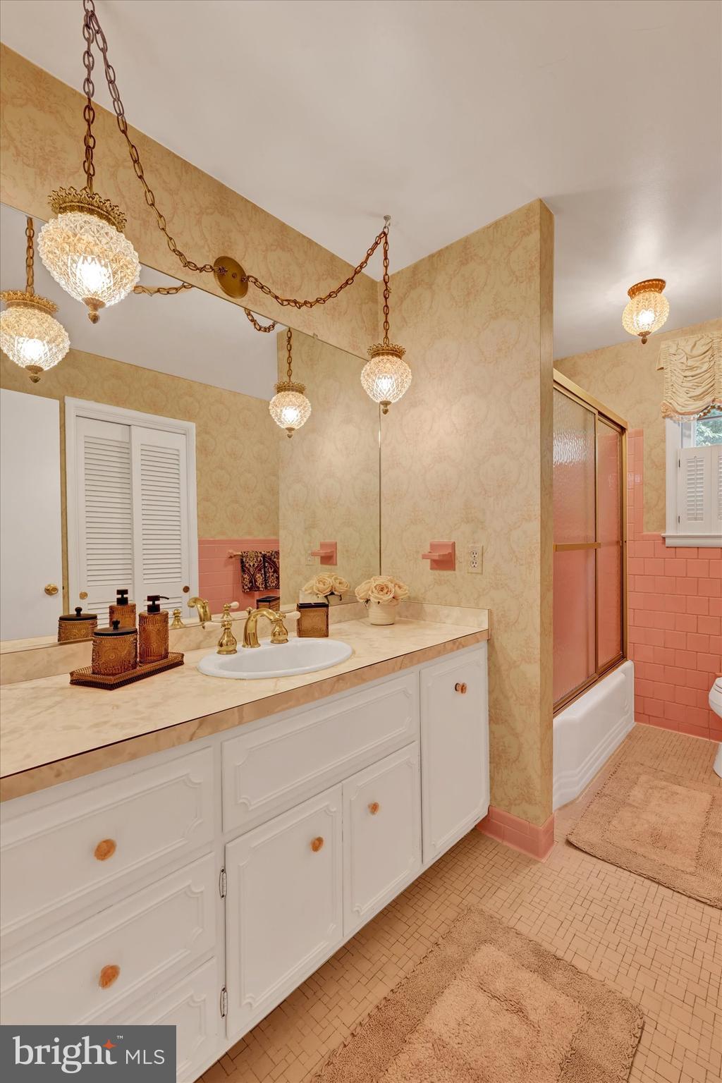 208 East Ridgely Road Lutherville-Timonium, MD 21093 - Photo 21 of 48 Vintage lighting