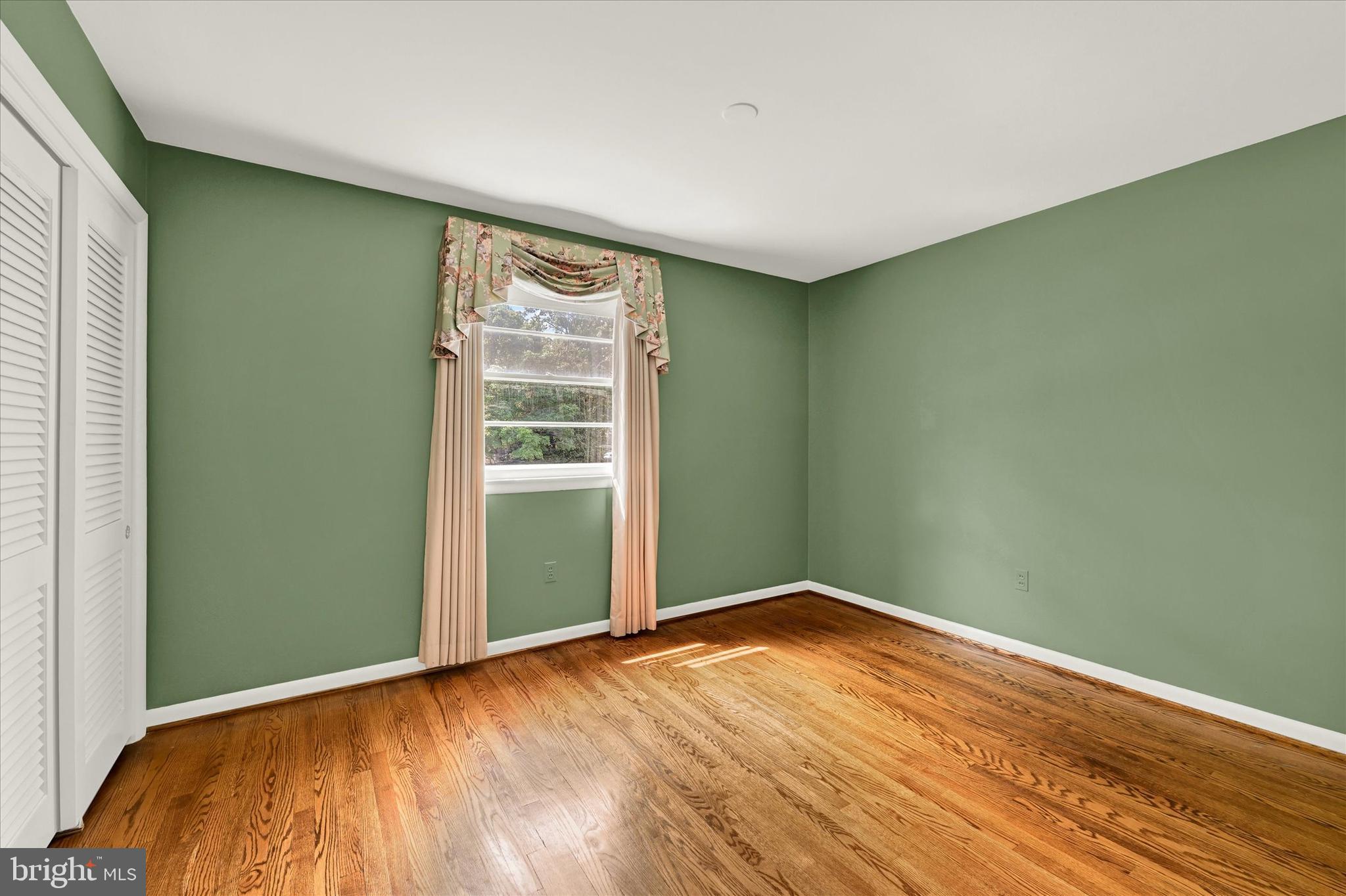 208 East Ridgely Road Lutherville-Timonium, MD 21093 - Photo 23 of 48 Bedroom 1