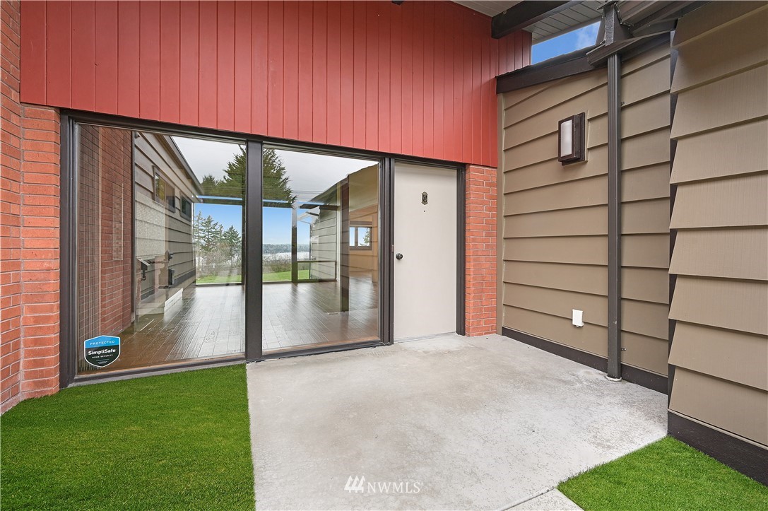 1909 Jones Avenue Northeast Renton, WA 98056 - Photo 3 of 34