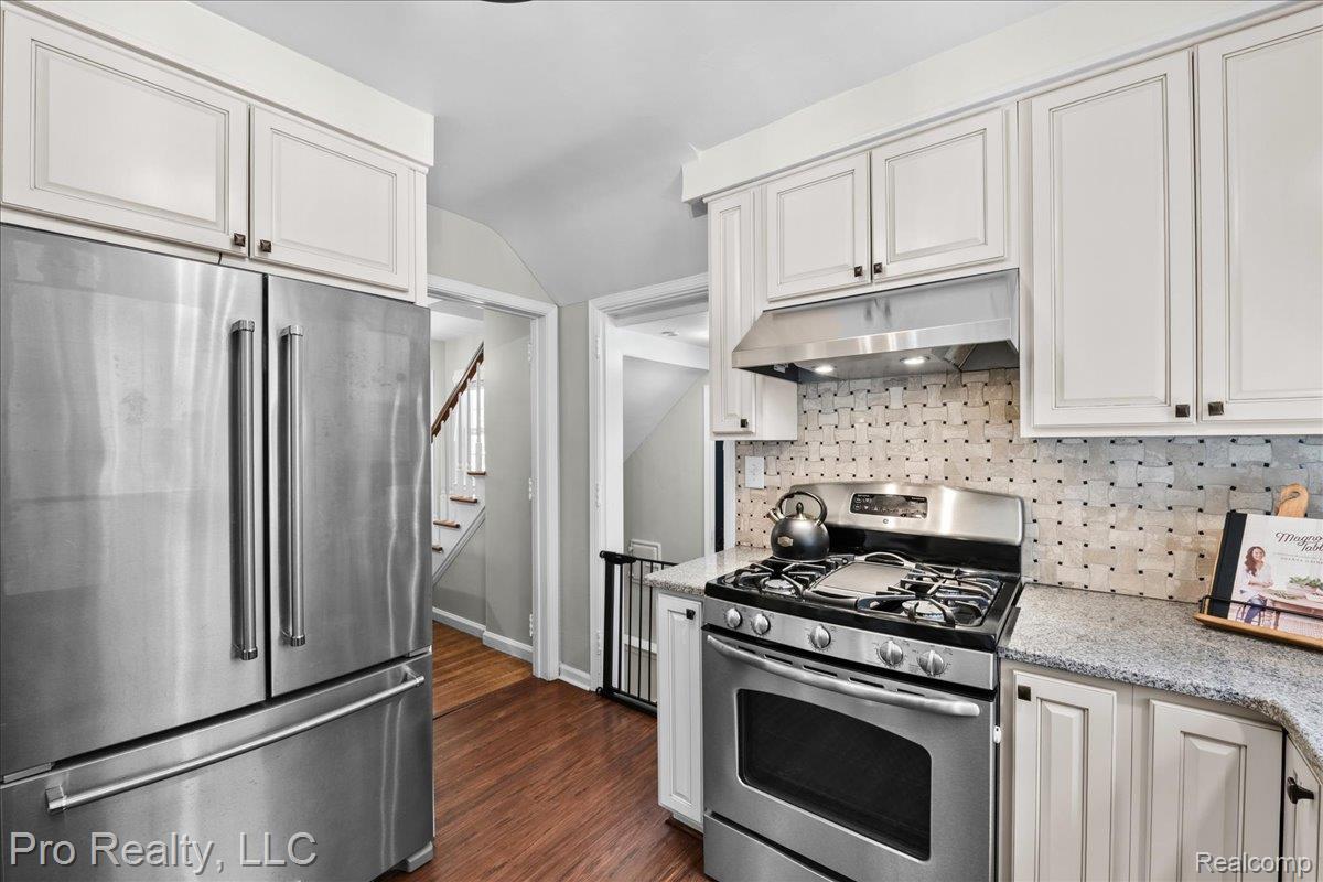 429 Roland Road Grosse Pointe, MI 48236 - Photo 13 of 34