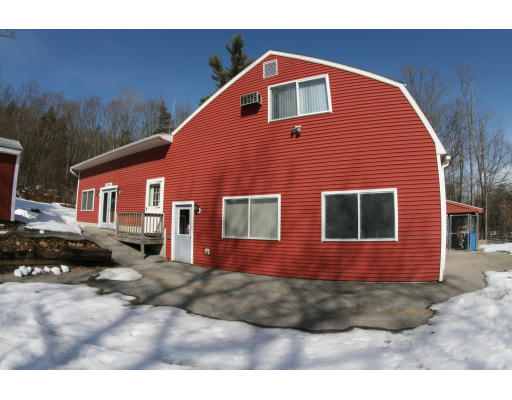 318 Southbridge Road Charlton, MA 01507 - Photo 11 of 12 Gallery Image 11