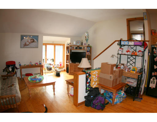 318 Southbridge Road Charlton, MA 01507 - Photo 2 of 12 Gallery Image 2