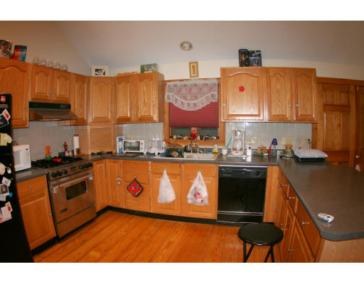 318 Southbridge Road Charlton, MA 01507 - Photo 3 of 12 Gallery Image 3
