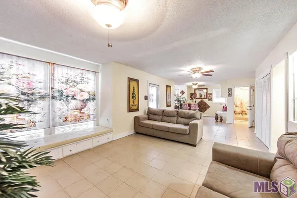 $410,000 | 208 Highway 20 Thibodaux La, Thibodaux, LA 70301