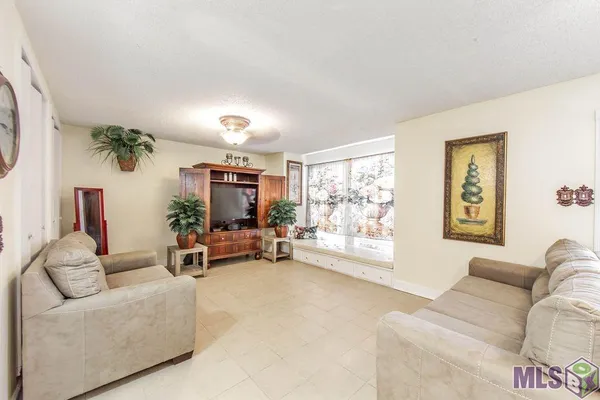 $410,000 | 208 Highway 20 Thibodaux La, Thibodaux, LA 70301