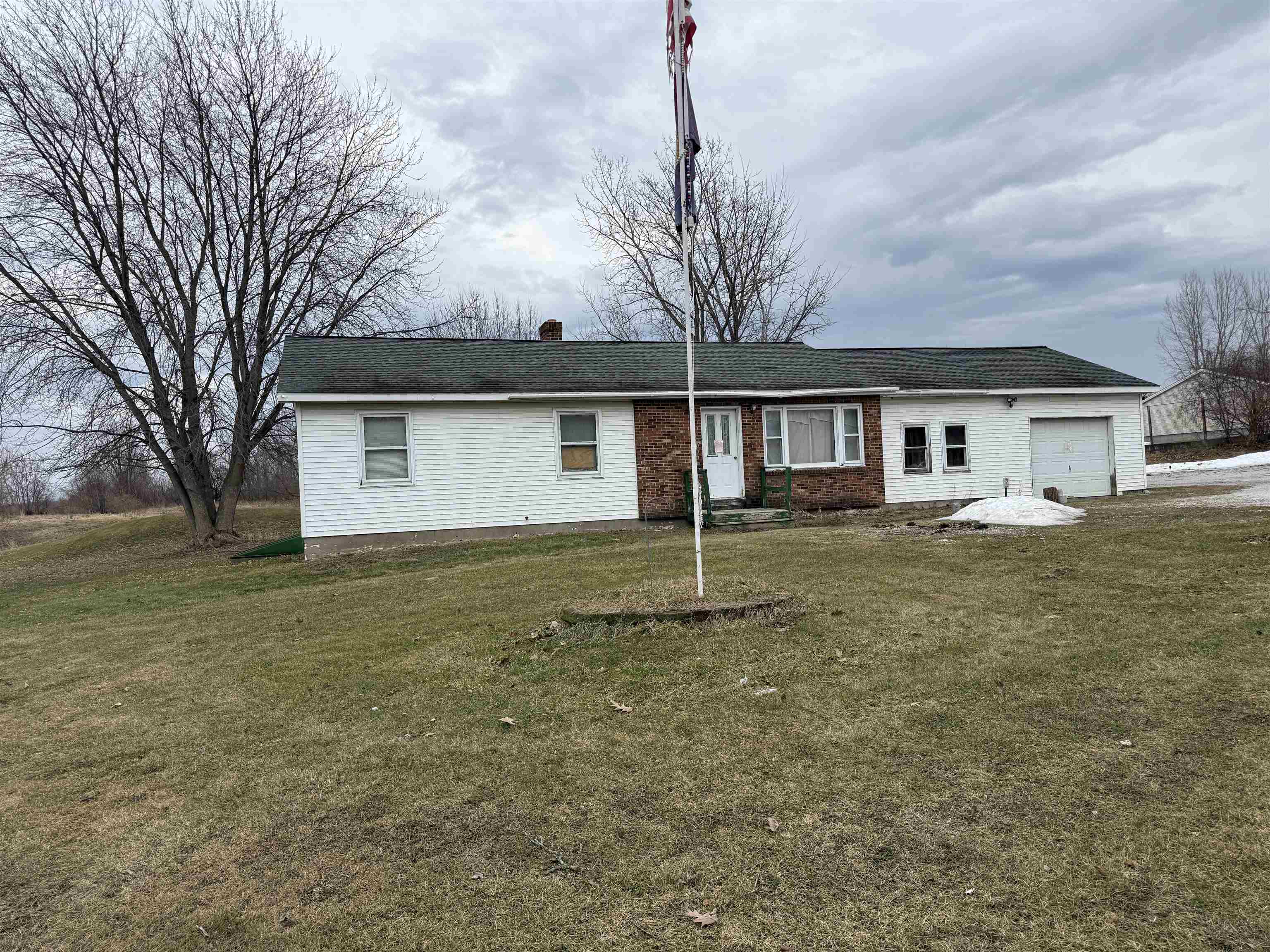 2459 Highgate Road Swanton, VT 05478 - Photo 2 of 53