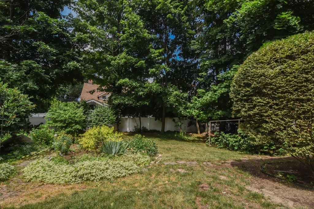 24 Bellevue Road Stoneham, MA 02180 - Photo 33 of 40