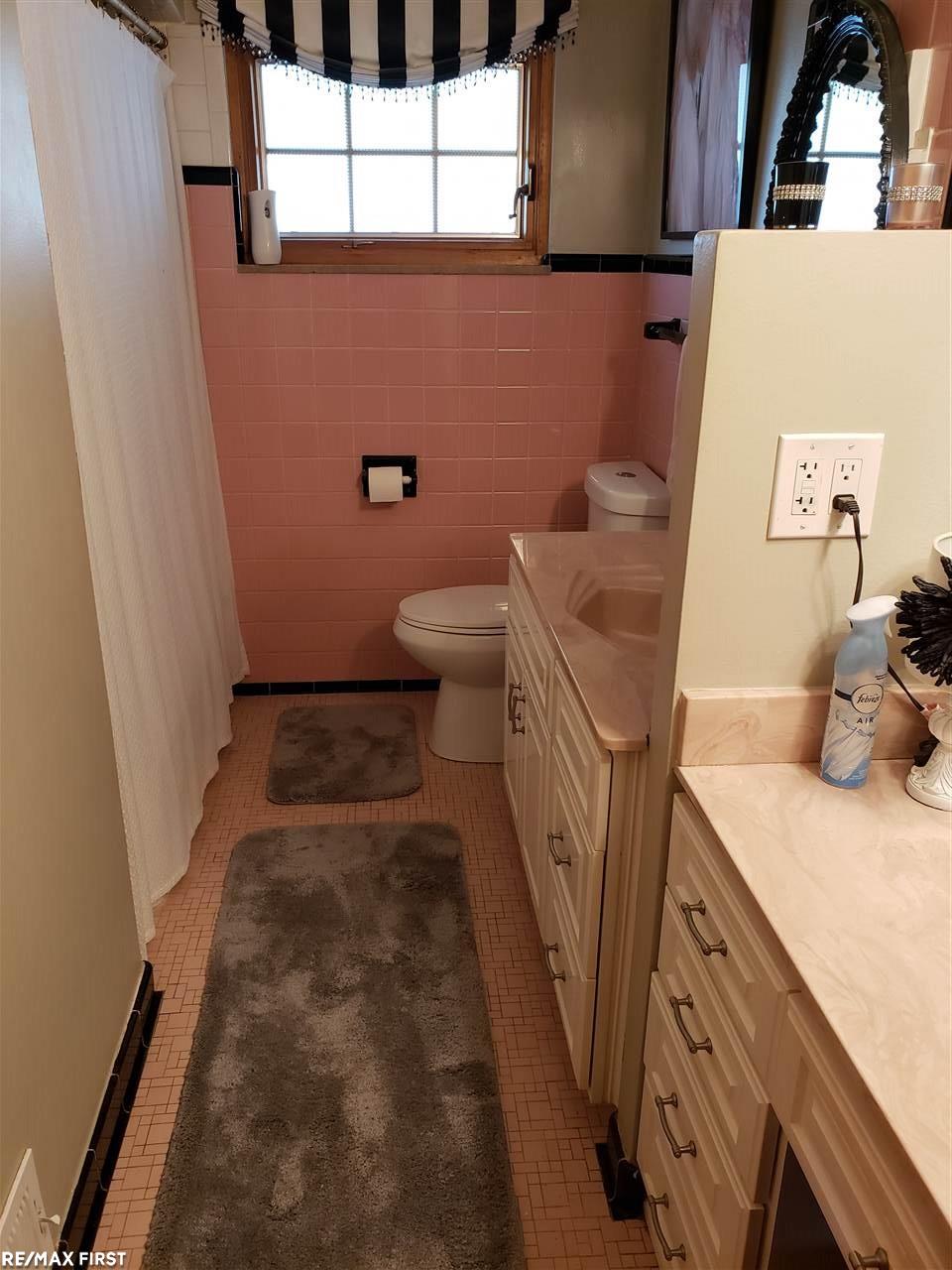 33056 Edgegrove Road Fraser, MI 48026 - Photo 17 of 26 31378634-16.JPG