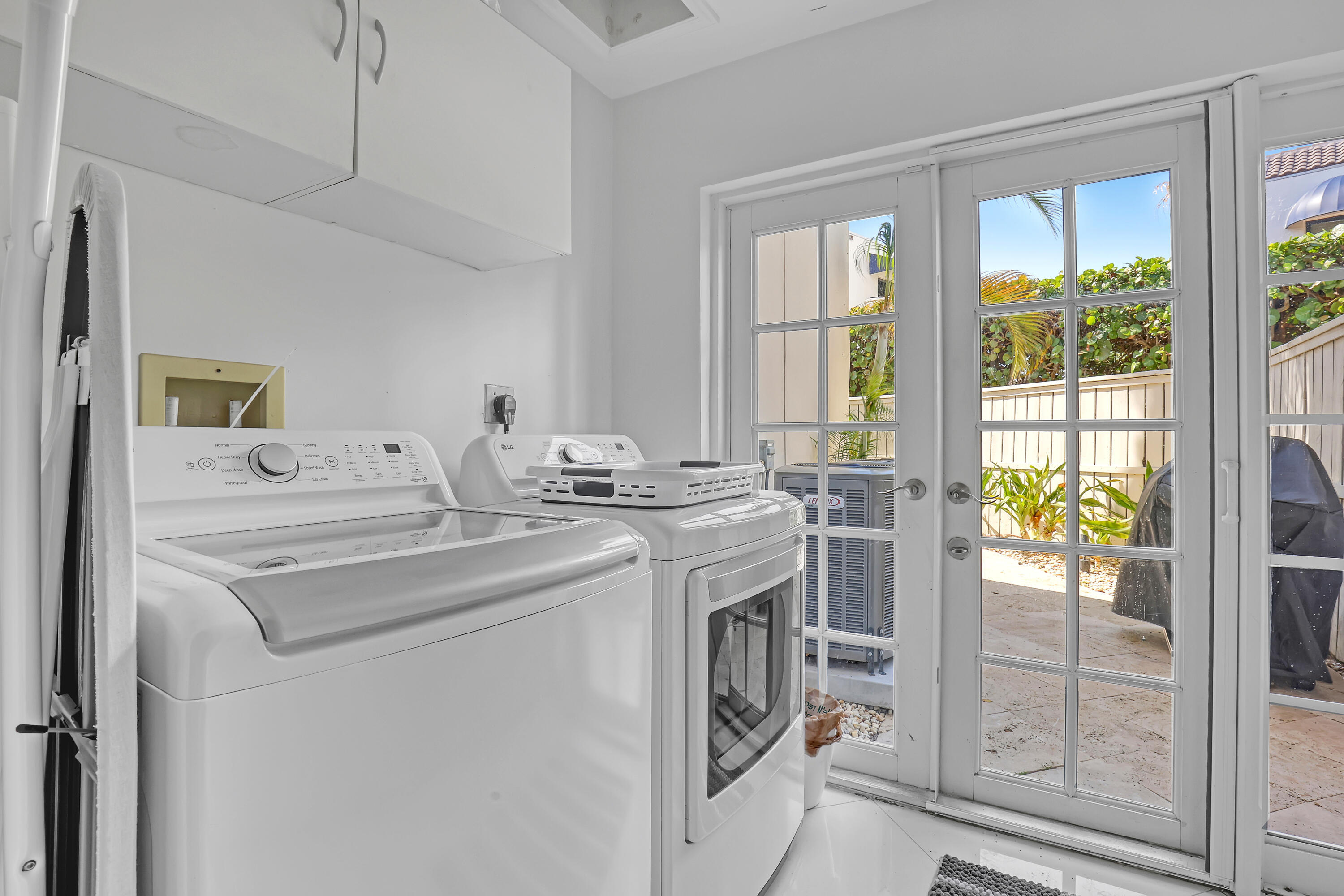 220 Celestial Way, Unit 6 Juno Beach, FL 33408 - Photo 36 of 58 Laundry room
