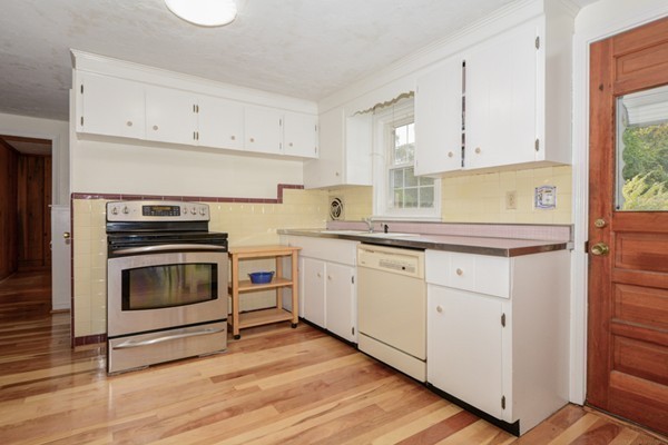 41 Gerald Road Milton, MA 02186 - Photo 9 of 22 Gallery Image 9