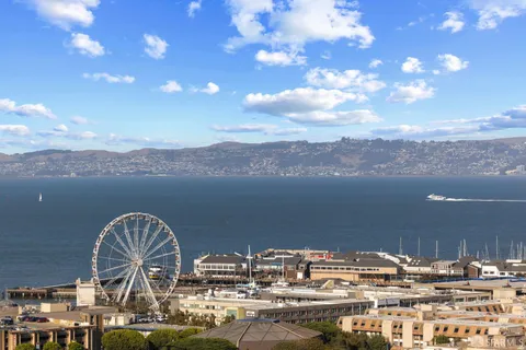 a picture of a wall with a white wall and a white wall