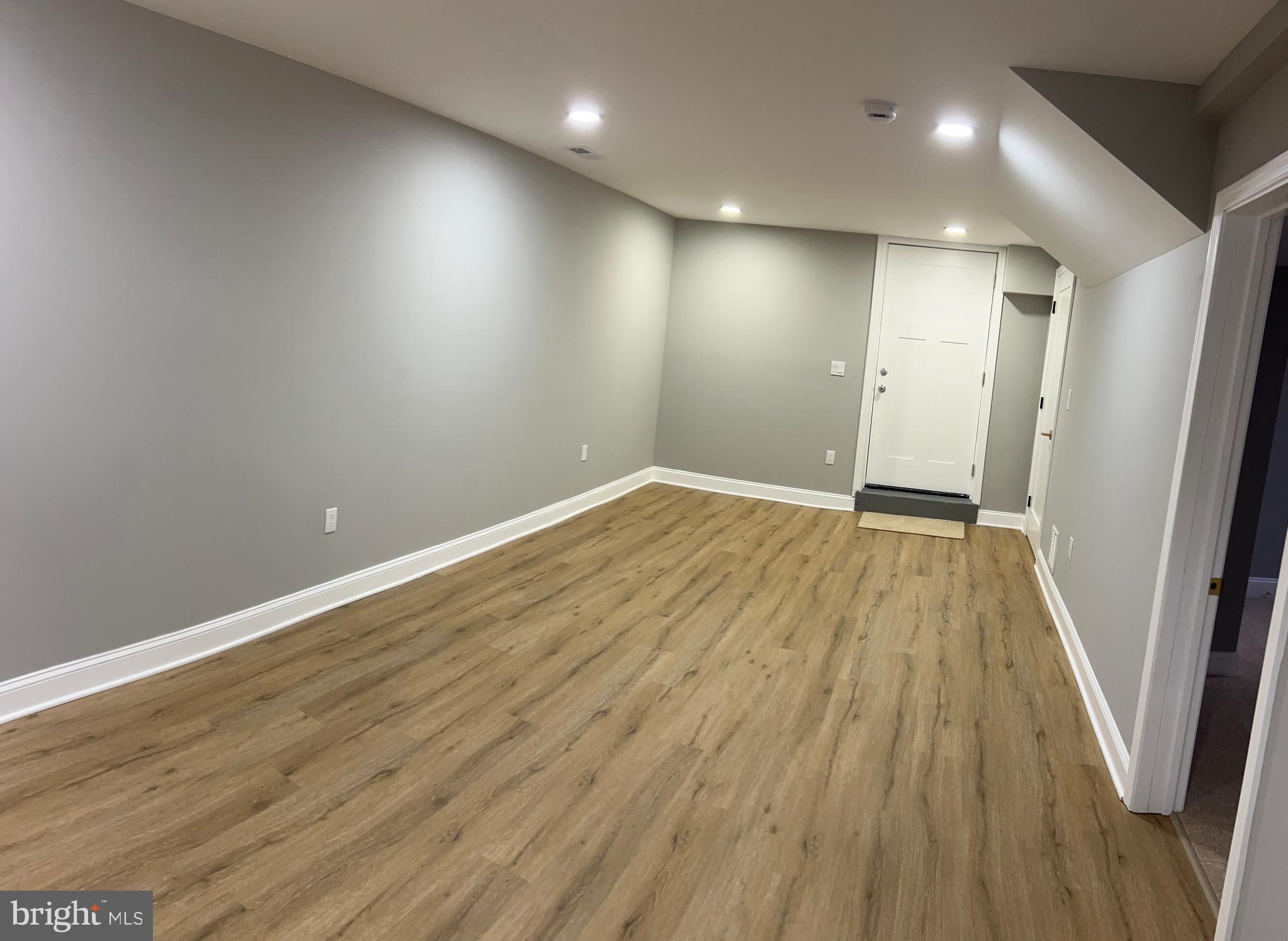 1201 Fuselage Avenue Baltimore, MD 21220 - Photo 12 of 39