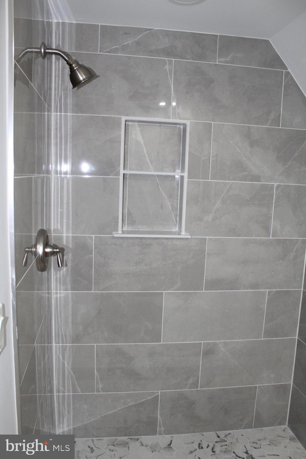 1201 Fuselage Avenue Baltimore, MD 21220 - Photo 29 of 39