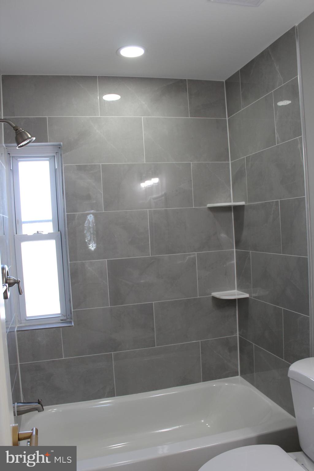 1201 Fuselage Avenue Baltimore, MD 21220 - Photo 36 of 39