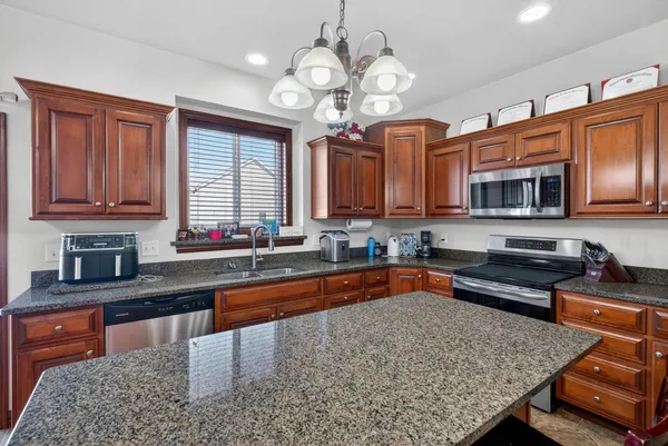 $549,900 | 1906 Wasilla Lane, Neenah, WI 54956