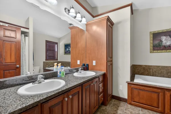 $549,900 | 1906 Wasilla Lane, Neenah, WI 54956