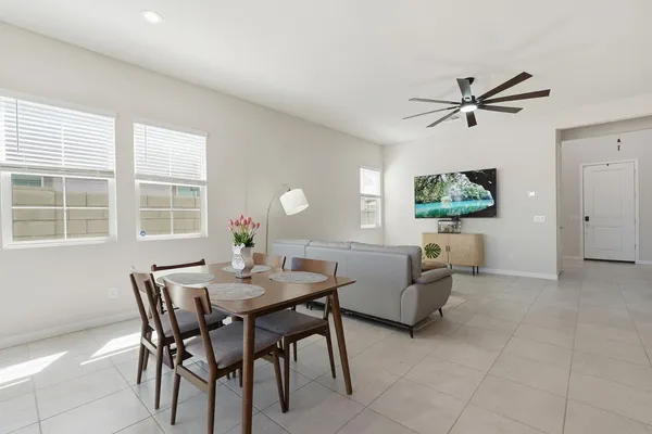 $2,700 | 1521 South Senate Street, Chandler, AZ 85286