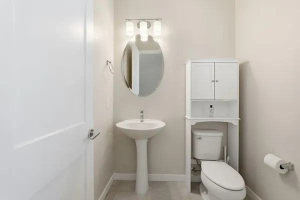 $2,700 | 1521 South Senate Street, Chandler, AZ 85286