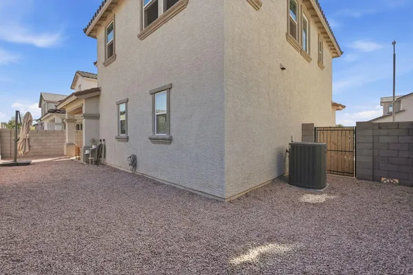 $2,700 | 1521 South Senate Street, Chandler, AZ 85286