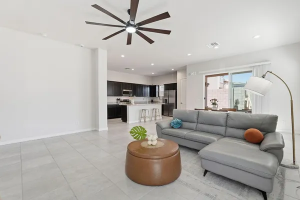 $2,700 | 1521 South Senate Street, Chandler, AZ 85286