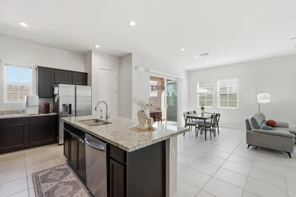 $2,700 | 1521 South Senate Street, Chandler, AZ 85286