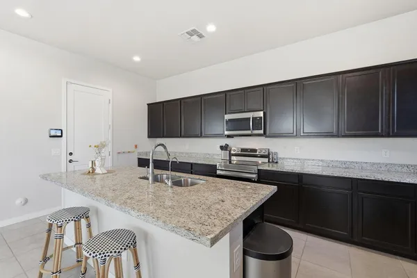 $2,700 | 1521 South Senate Street, Chandler, AZ 85286