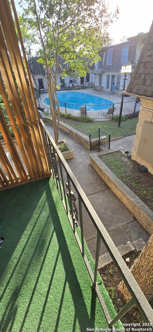 170 De Chantle Road, Unit 609 San Antonio, TX 78201 - Photo 10 of 20 a view of a yard with a large tree