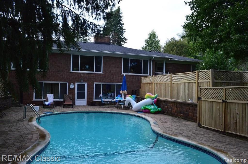 24720 Farmington Road Farmington Hills, MI 48336 - Photo 23 of 30