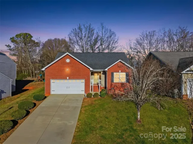 $300,000 | 1636 Mayfair Drive, Conover, NC 28613