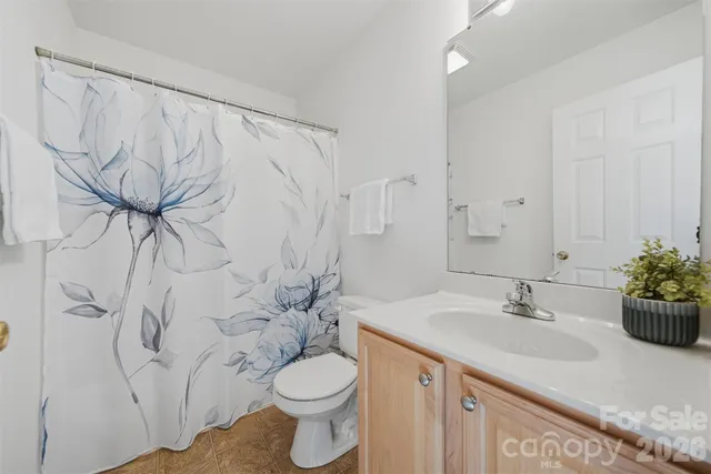 $300,000 | 1636 Mayfair Drive, Conover, NC 28613