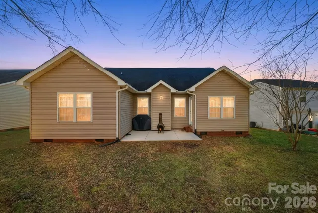 $300,000 | 1636 Mayfair Drive, Conover, NC 28613