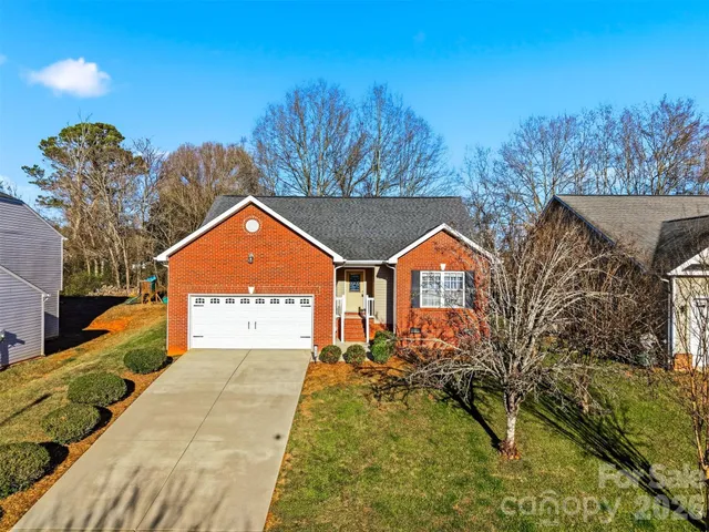 $300,000 | 1636 Mayfair Drive, Conover, NC 28613