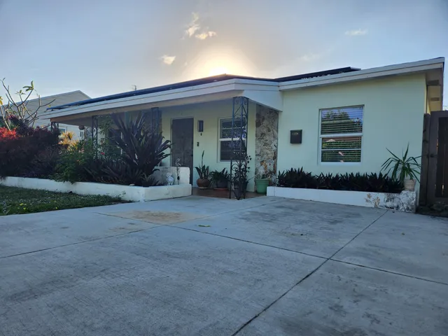 $4,950 | 1219 North M Street, Lake Worth Beach, FL 33460