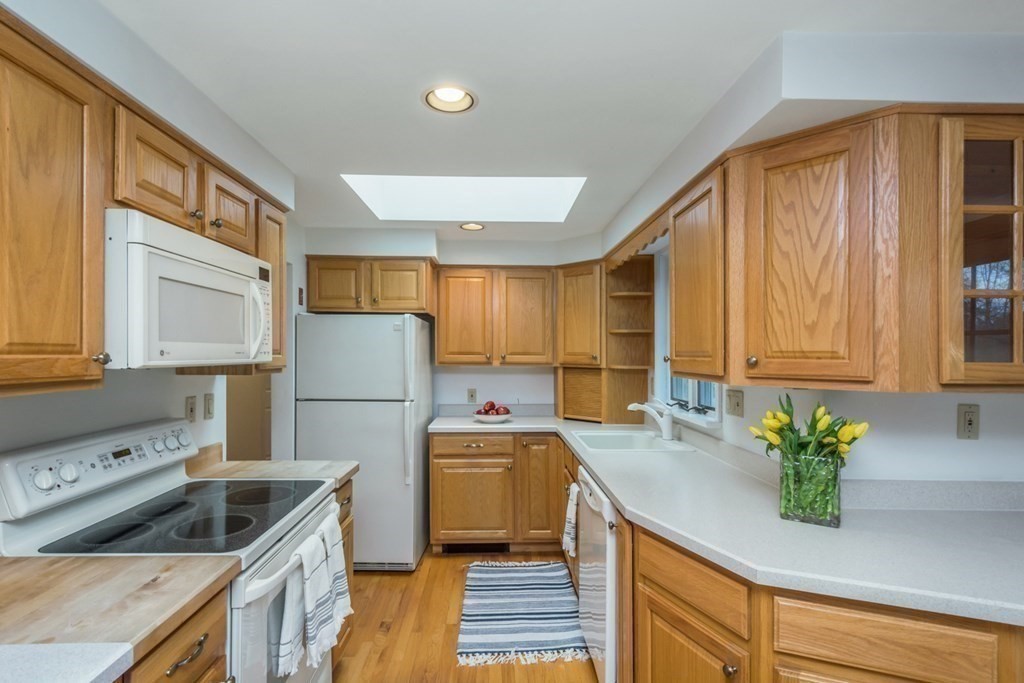 24 Gilmore Road Southborough, MA 01772 - Photo 13 of 36