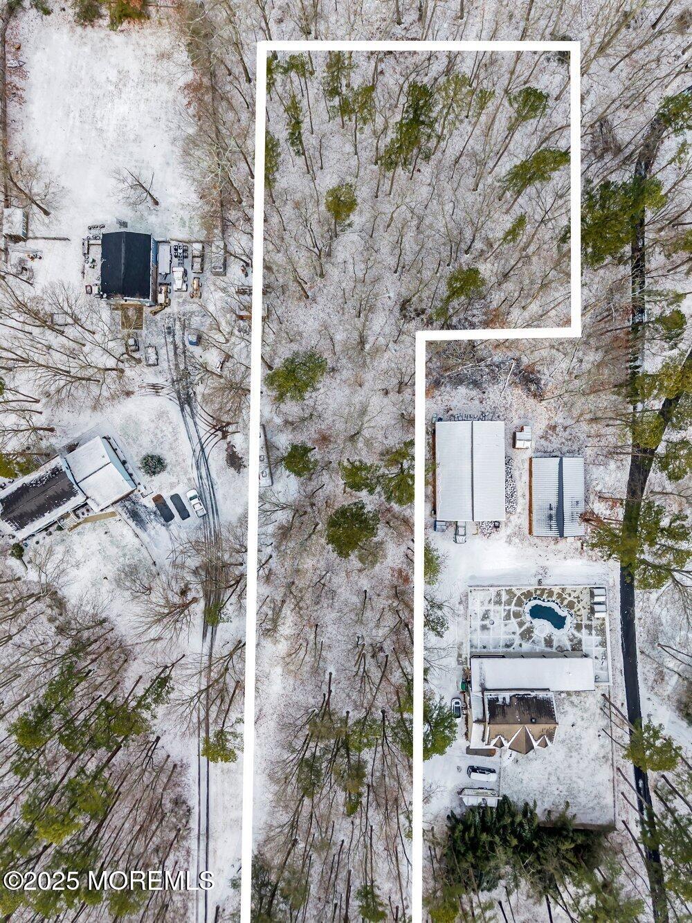 440 Freehold Road Jackson, NJ 08527 - Photo 7 of 17 a view of balcony with outdoor seating