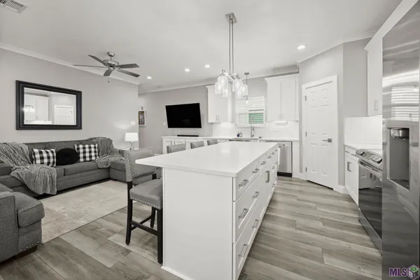 $2,000 | 820 South Audubon Pl Avenue, Gonzales, LA 70737