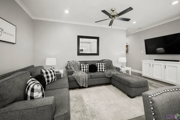 $2,000 | 820 South Audubon Pl Avenue, Gonzales, LA 70737