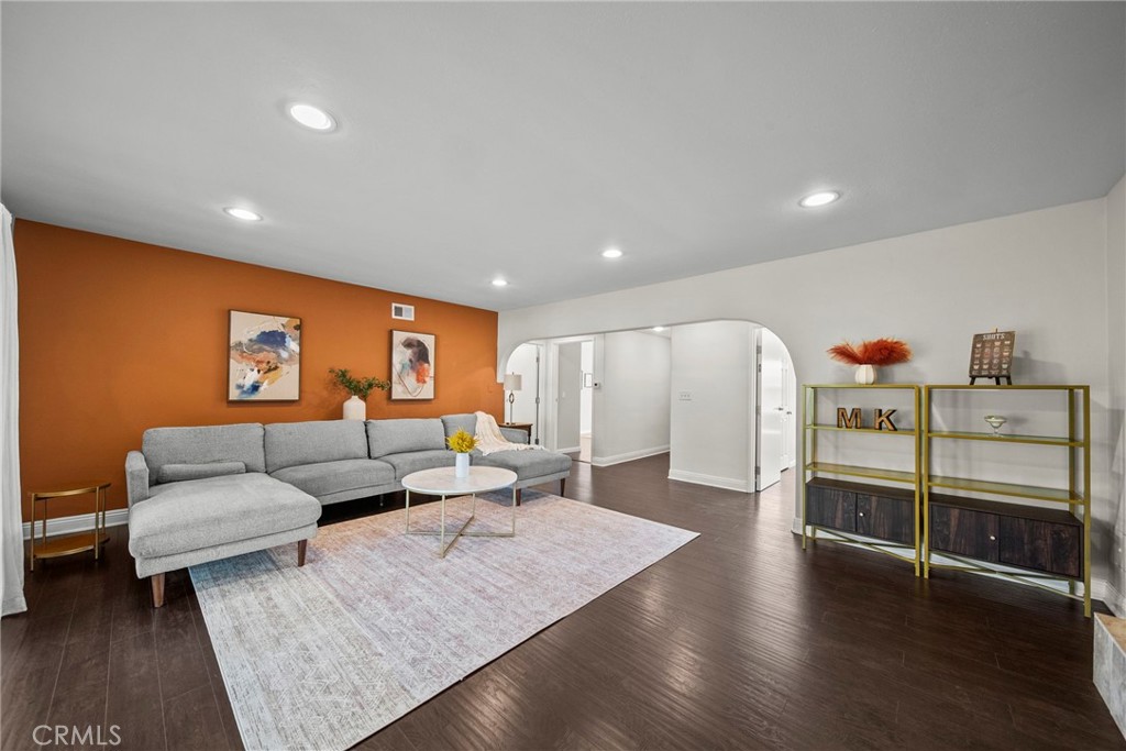 8627 Bothwell Road Northridge, CA 91324 - Photo 8 of 39