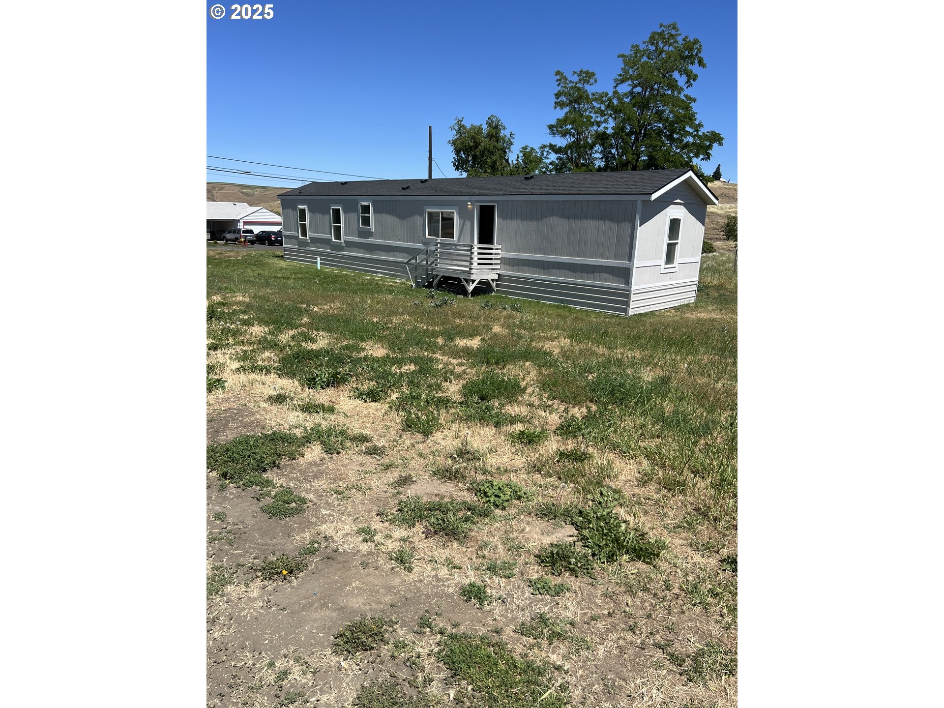 808 Southeast 10th Street Pendleton, OR 97801 - Photo 1 of 18 a bathroom with a sink and a mirror