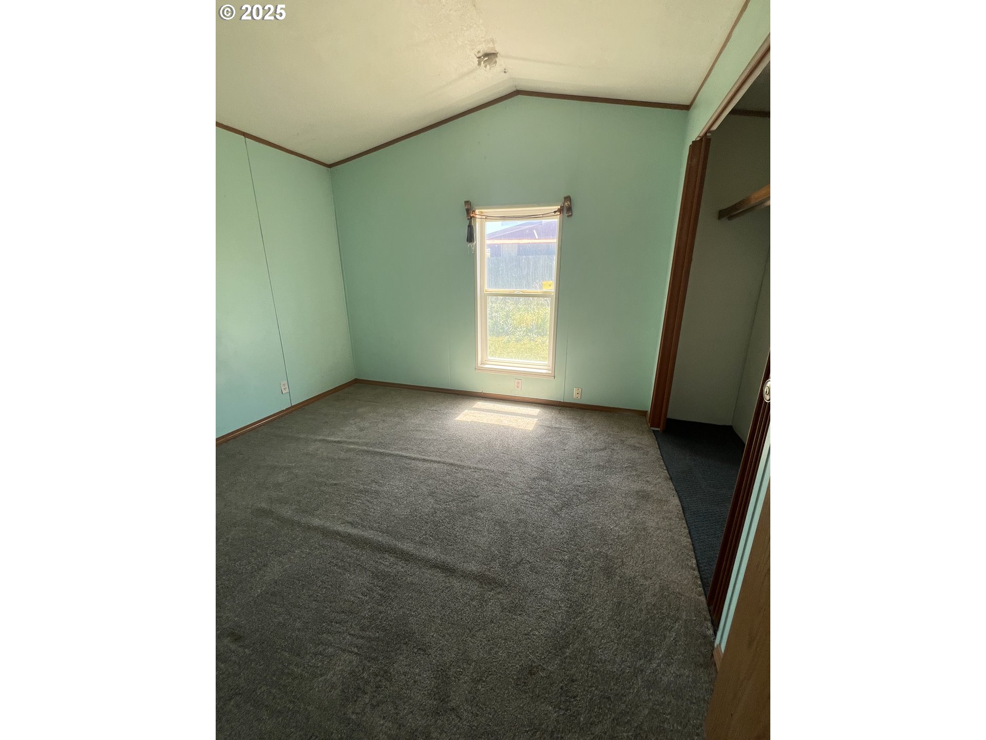 808 Southeast 10th Street Pendleton, OR 97801 - Photo 6 of 18 a view of an empty room